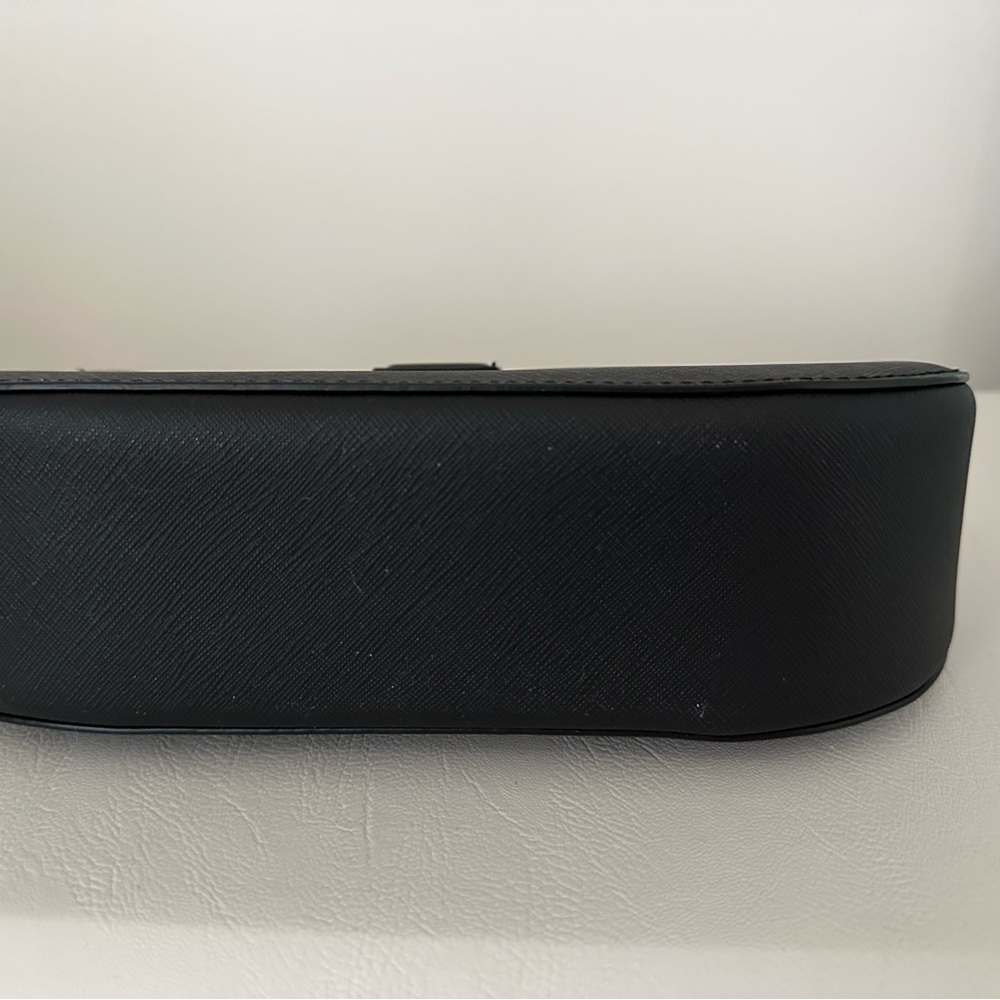 Michael Kors Carmen Small Pouchette
Shoulder Bag - Picture 4 of 5